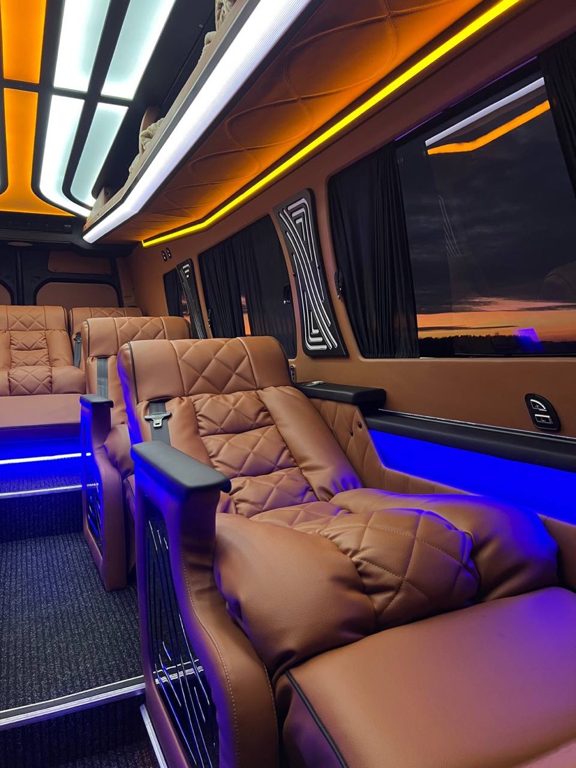 Салон Recliner Travel для поїздки до Берліна