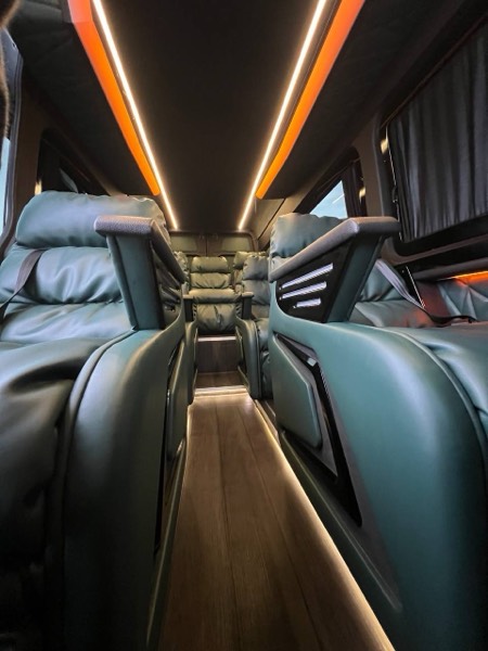 Салон Recliner Travel для поїздки до Амстердама