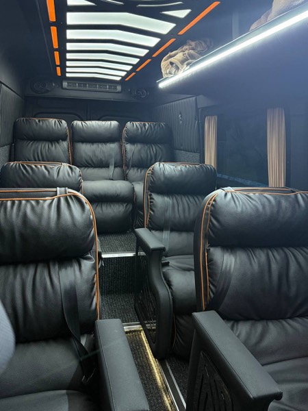 Салон Recliner Travel для поїздки до Варшави